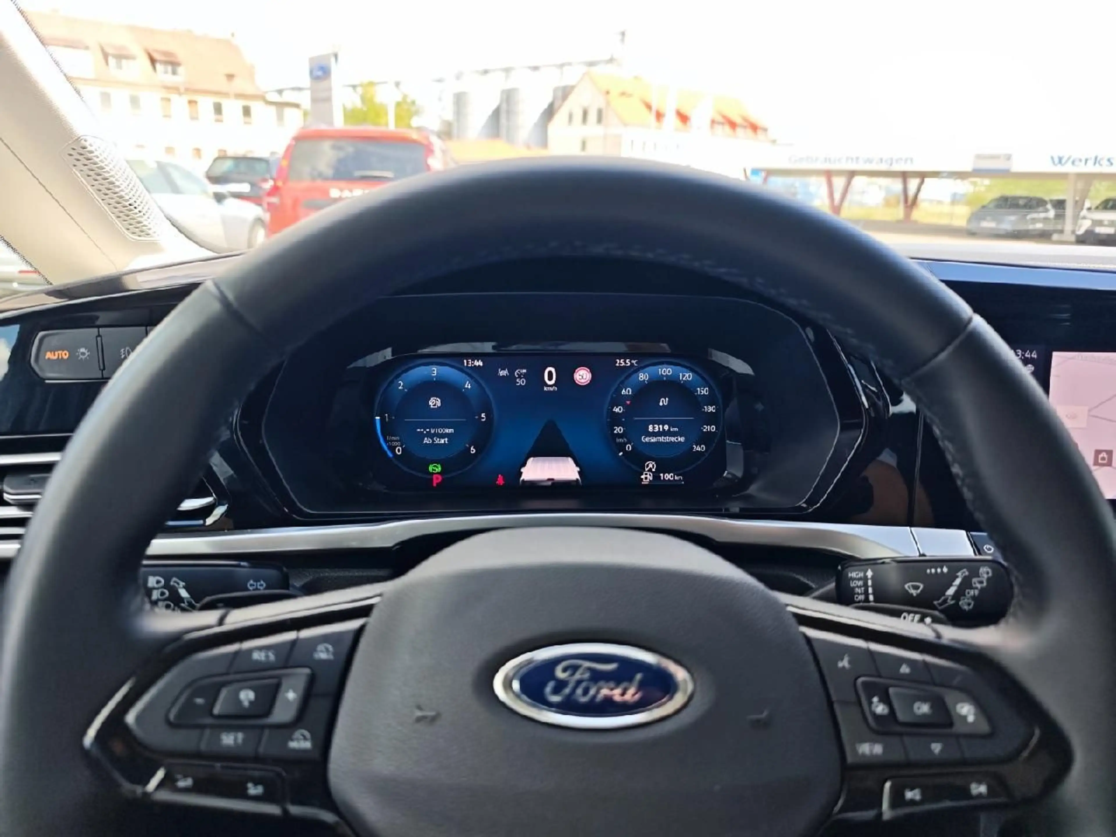 Ford Grand Tourneo Connect Titanium L2 — photo 13