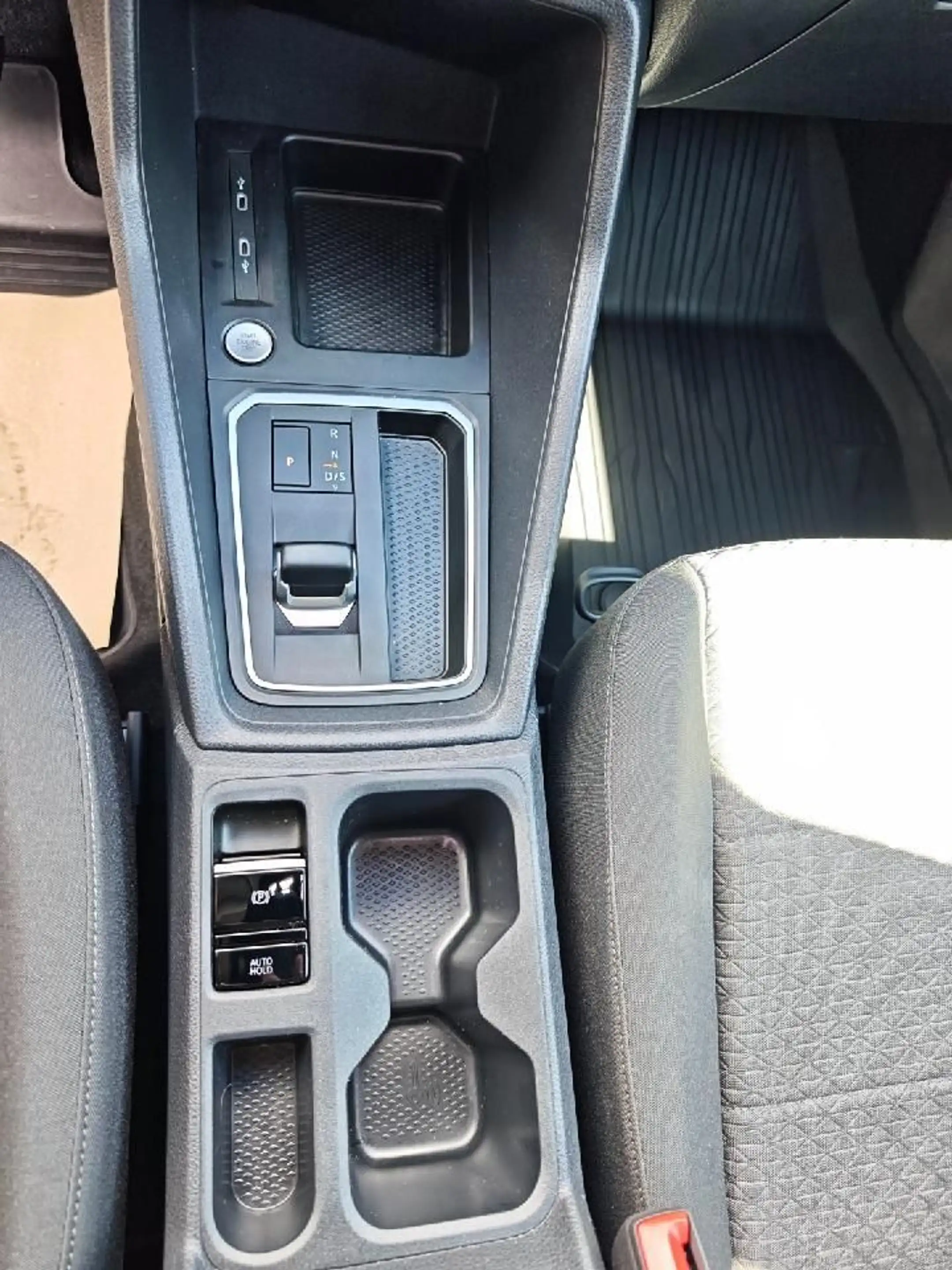 Ford Grand Tourneo Connect Titanium L2 — photo 14