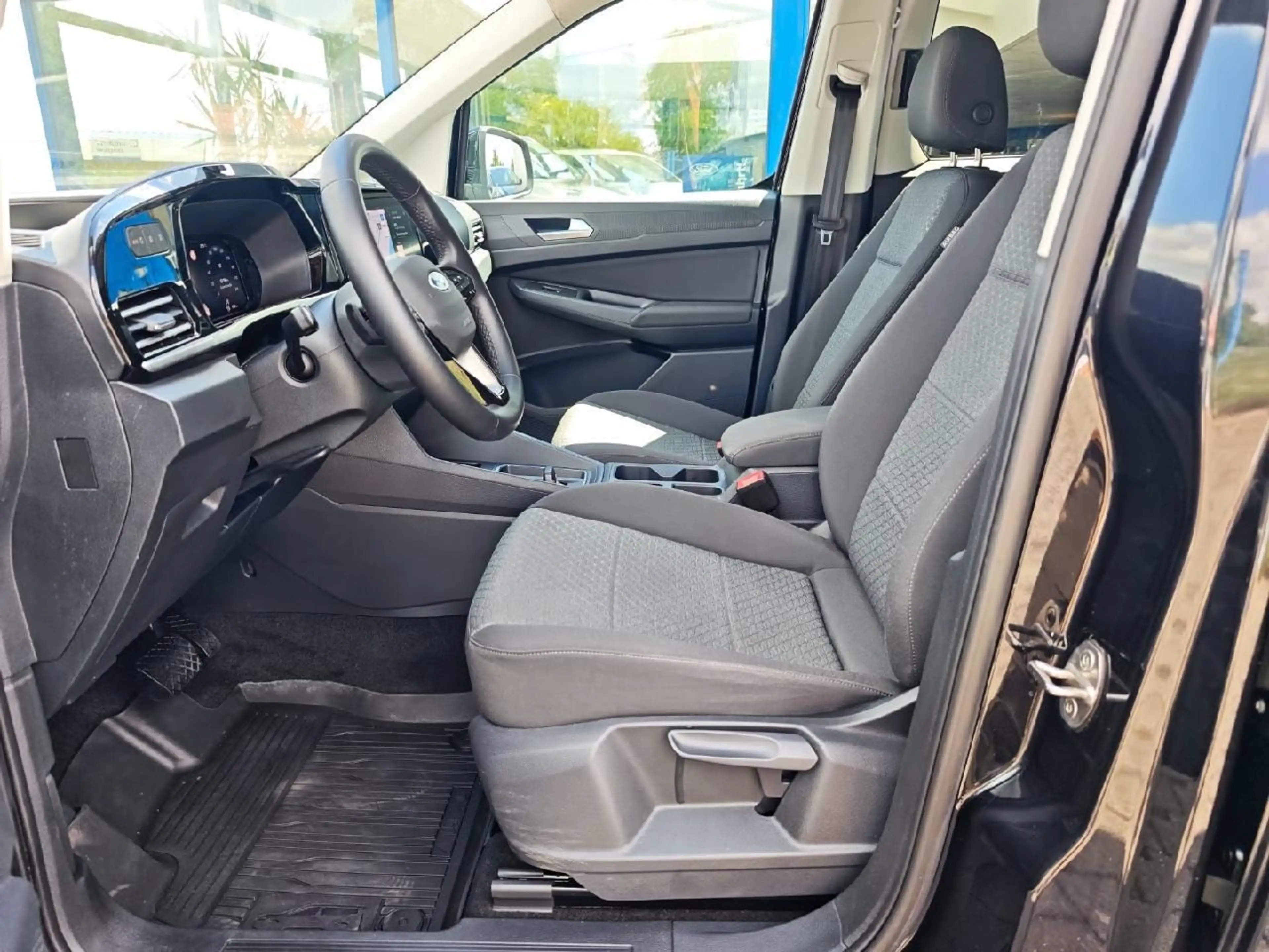 Ford Grand Tourneo Connect Titanium L2 — photo 7