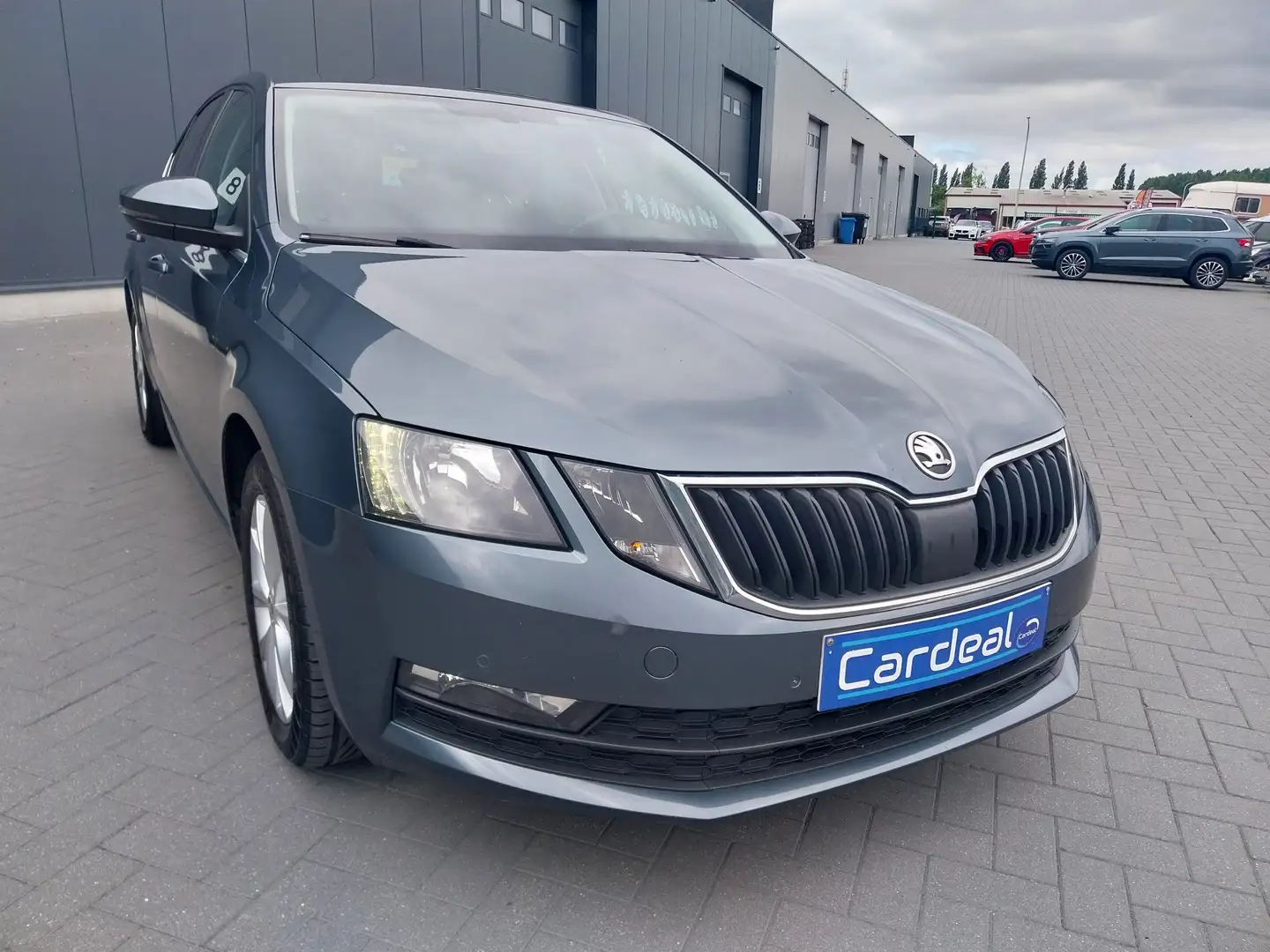 Skoda Octavia 1.6 CR TDi//CARPLAY/CLIM//GPS//ATTACHE-REMORQUE/ Gris - 1