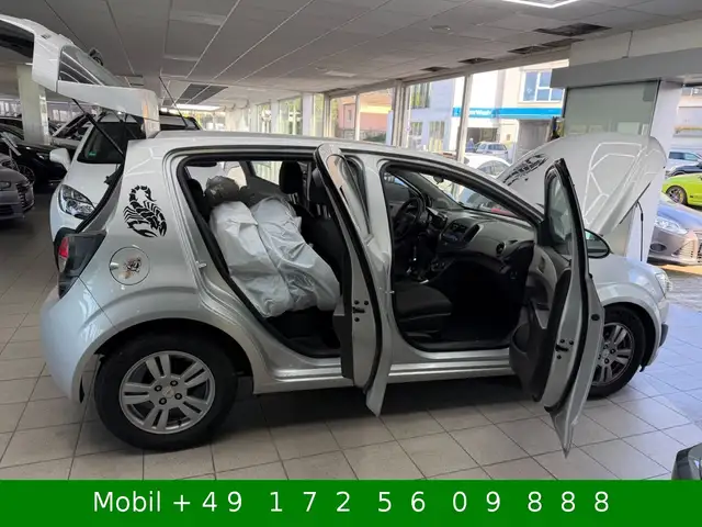 Chevrolet Aveo view 5