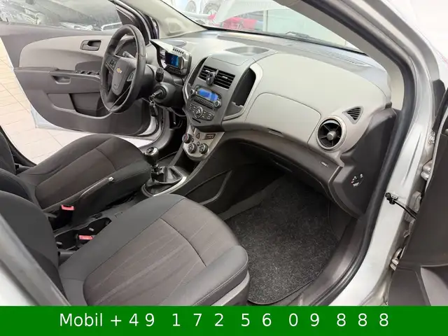 Chevrolet Aveo view 11