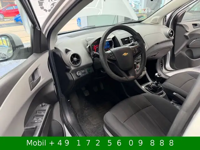 Chevrolet Aveo view 12