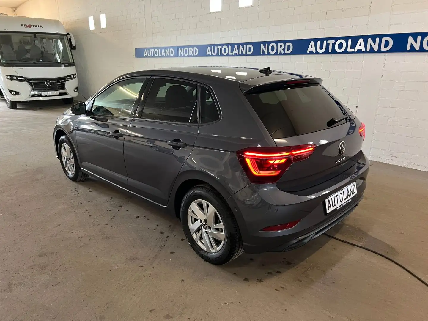 Volkswagen Polo 1.0TSI Style DSG*PDC*116PS*LED*Virtual* Grijs - 2