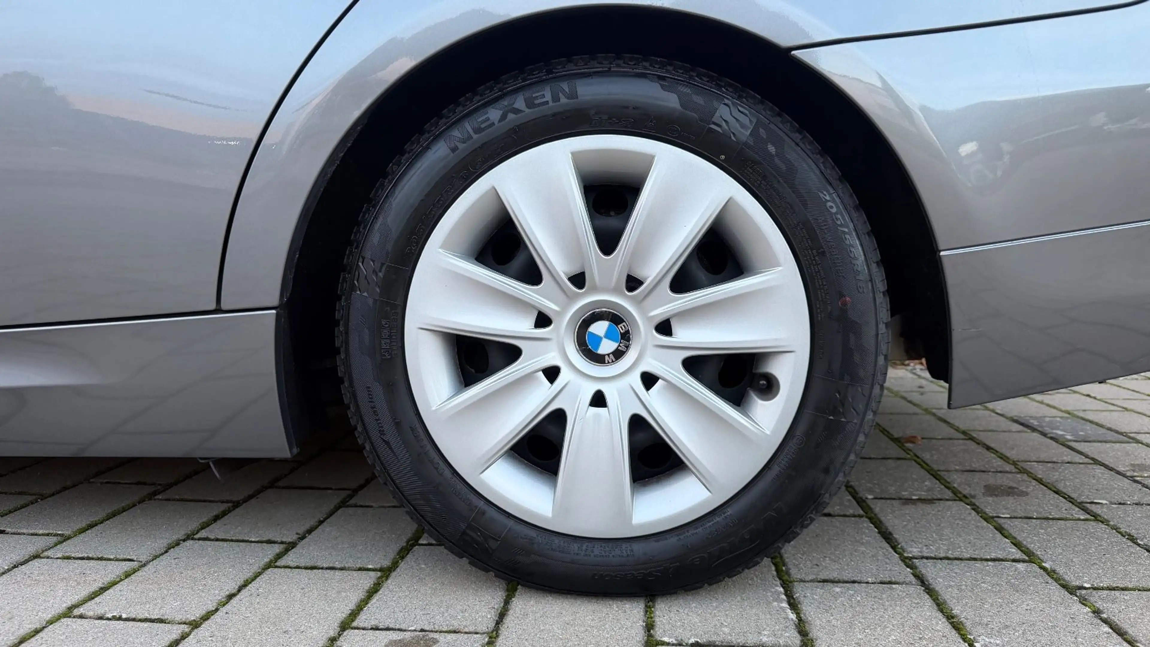 BMW 318 i AUTOMATIK TÜV,93.000KM,NAVI,PANO,KLIMA,PDC — photo 6