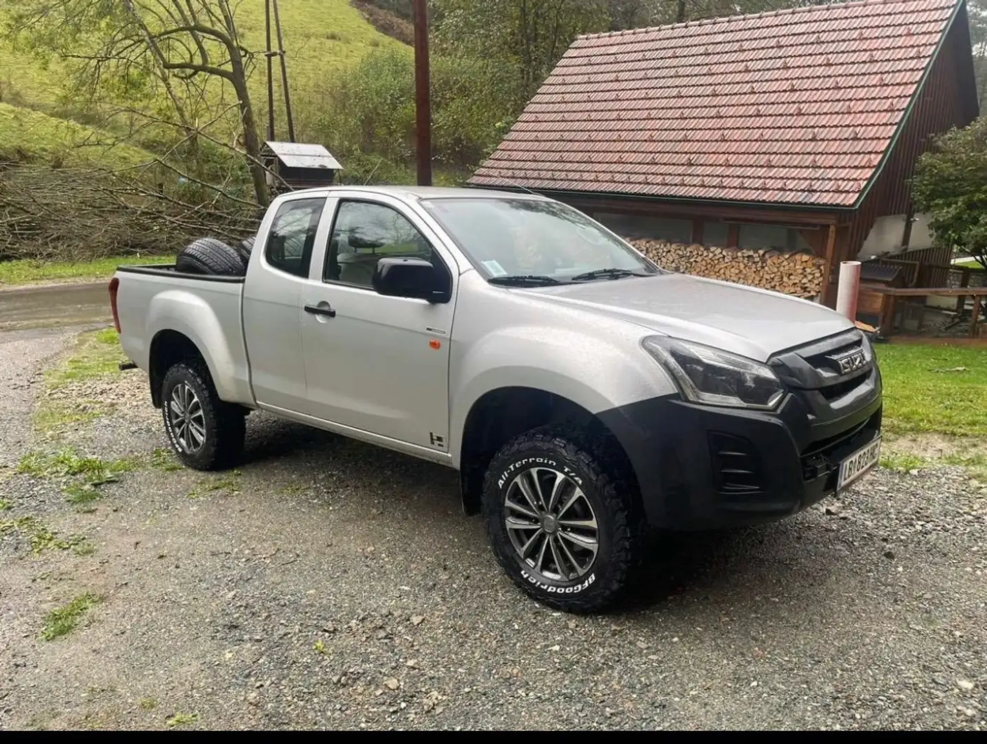 Isuzu D-Max 1.9 Silber - 1