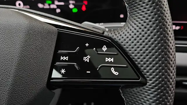 Audi A6 2.0 TDI 3 x S-Line*PANO*NP: 85.000,00*AKH Vorb. Ansicht 30