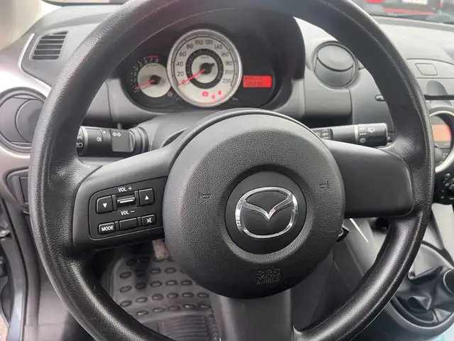 Mazda Mazda2 view 15