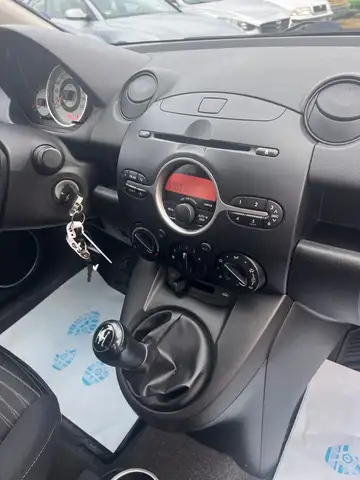 Mazda Mazda2 view 9