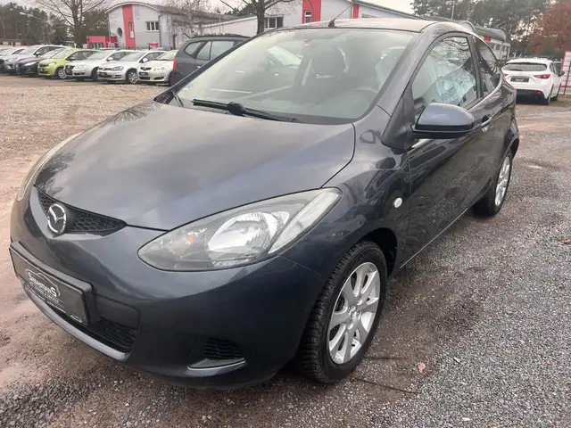 Mazda Mazda2 view 3