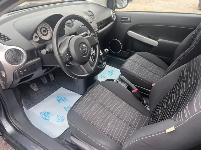 Mazda Mazda2 view 8