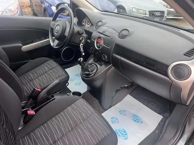 Mazda Mazda2 view 10