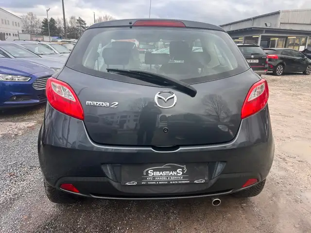 Mazda Mazda2 view 5