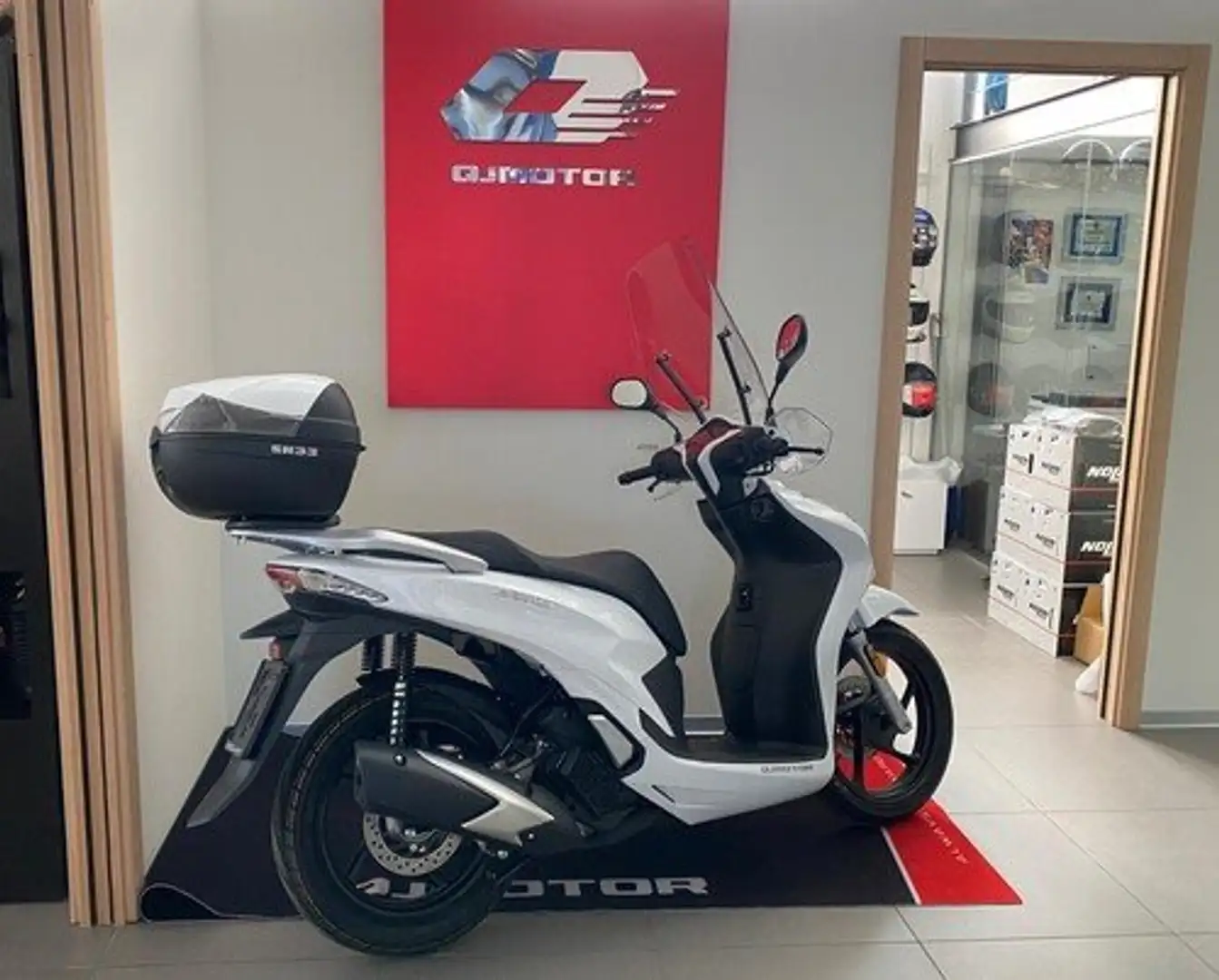 QJ Motor SQ 16 Weiß - 2