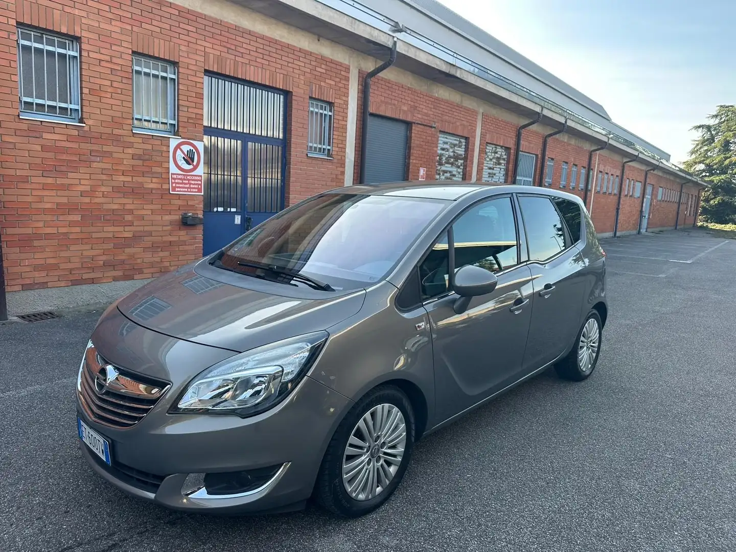 Opel Meriva 1.4t Cosmo 120cv /cambio automatico Grigio - 1