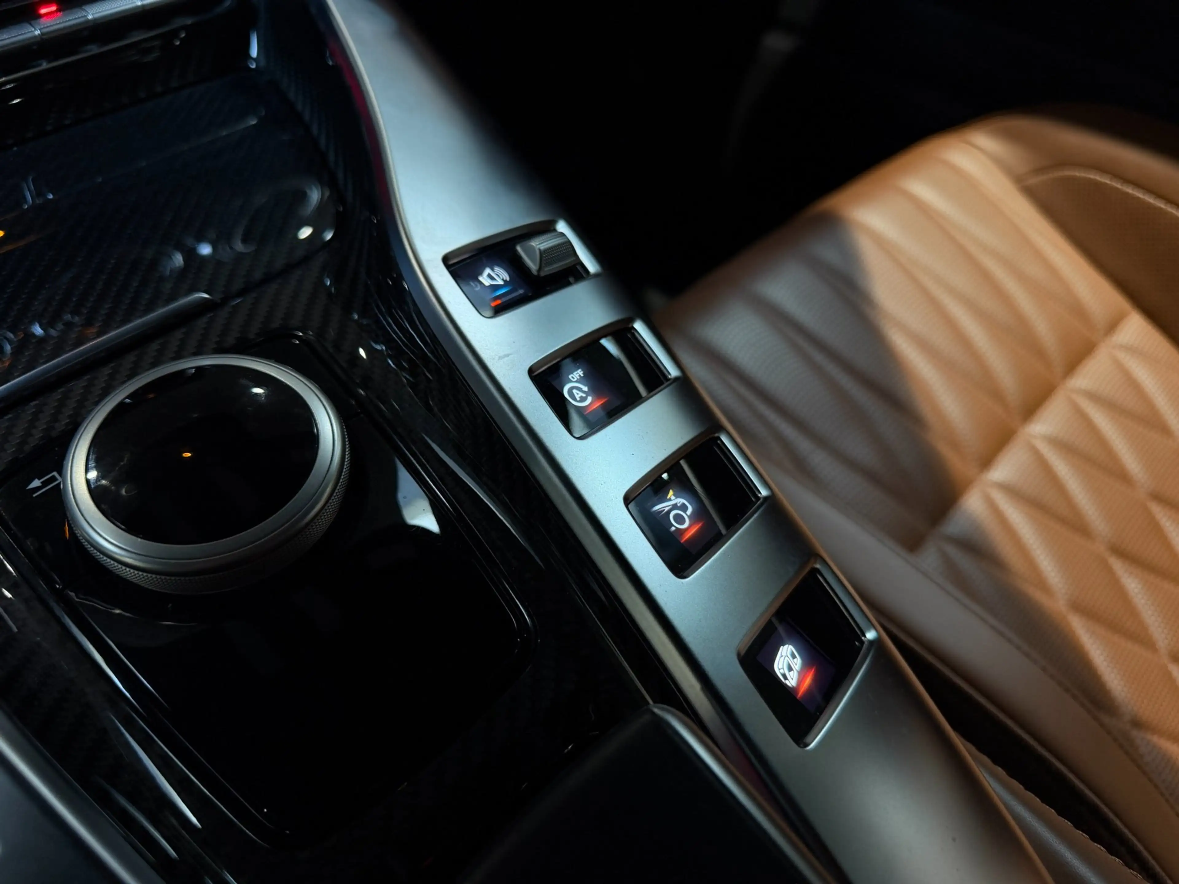Mercedes-Benz AMG GT Roadster 4.0 C|Airscarf|Burmester|Memory|Keramisch — photo 44