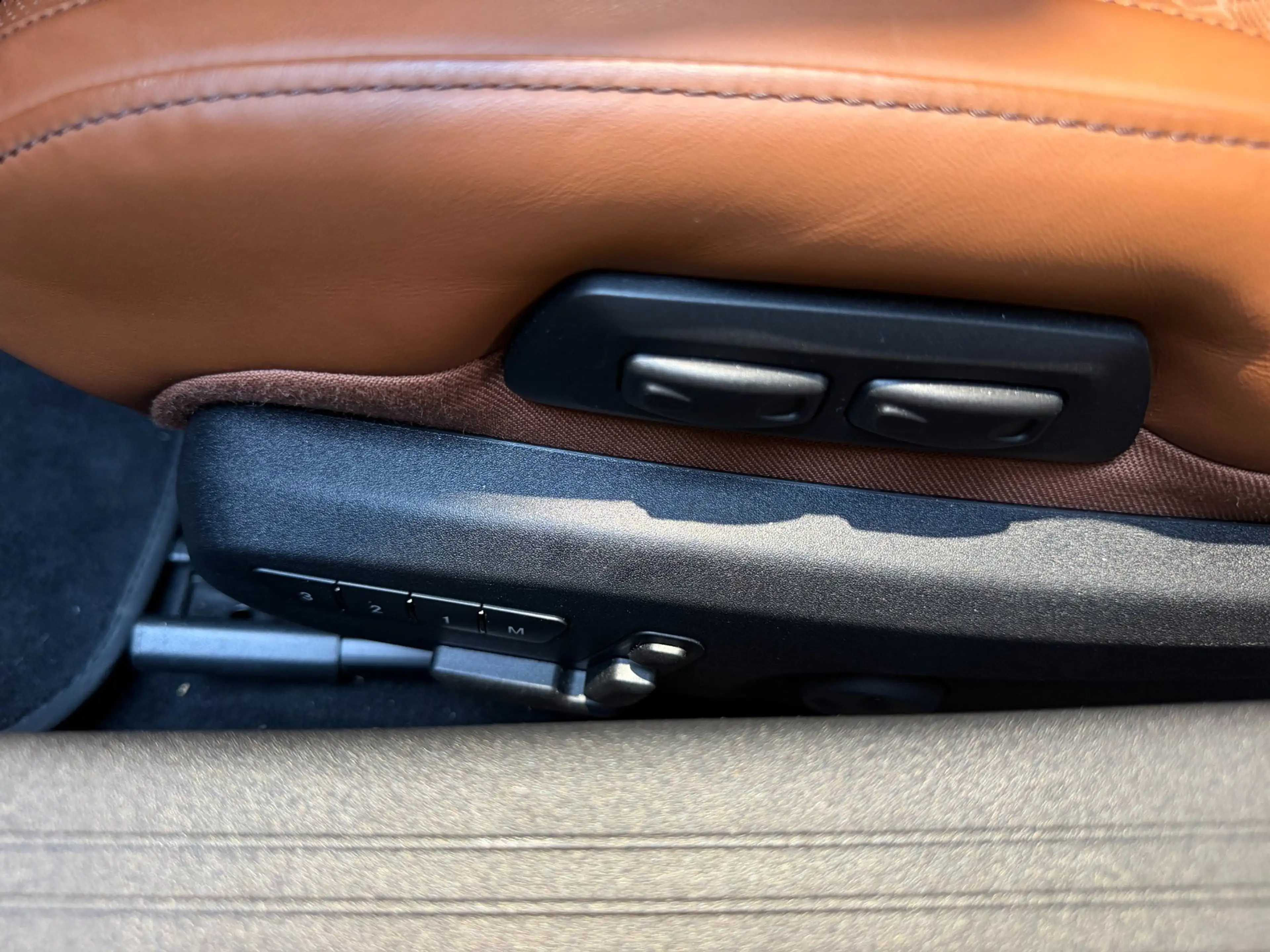 Mercedes-Benz AMG GT Roadster 4.0 C|Airscarf|Burmester|Memory|Keramisch — photo 34