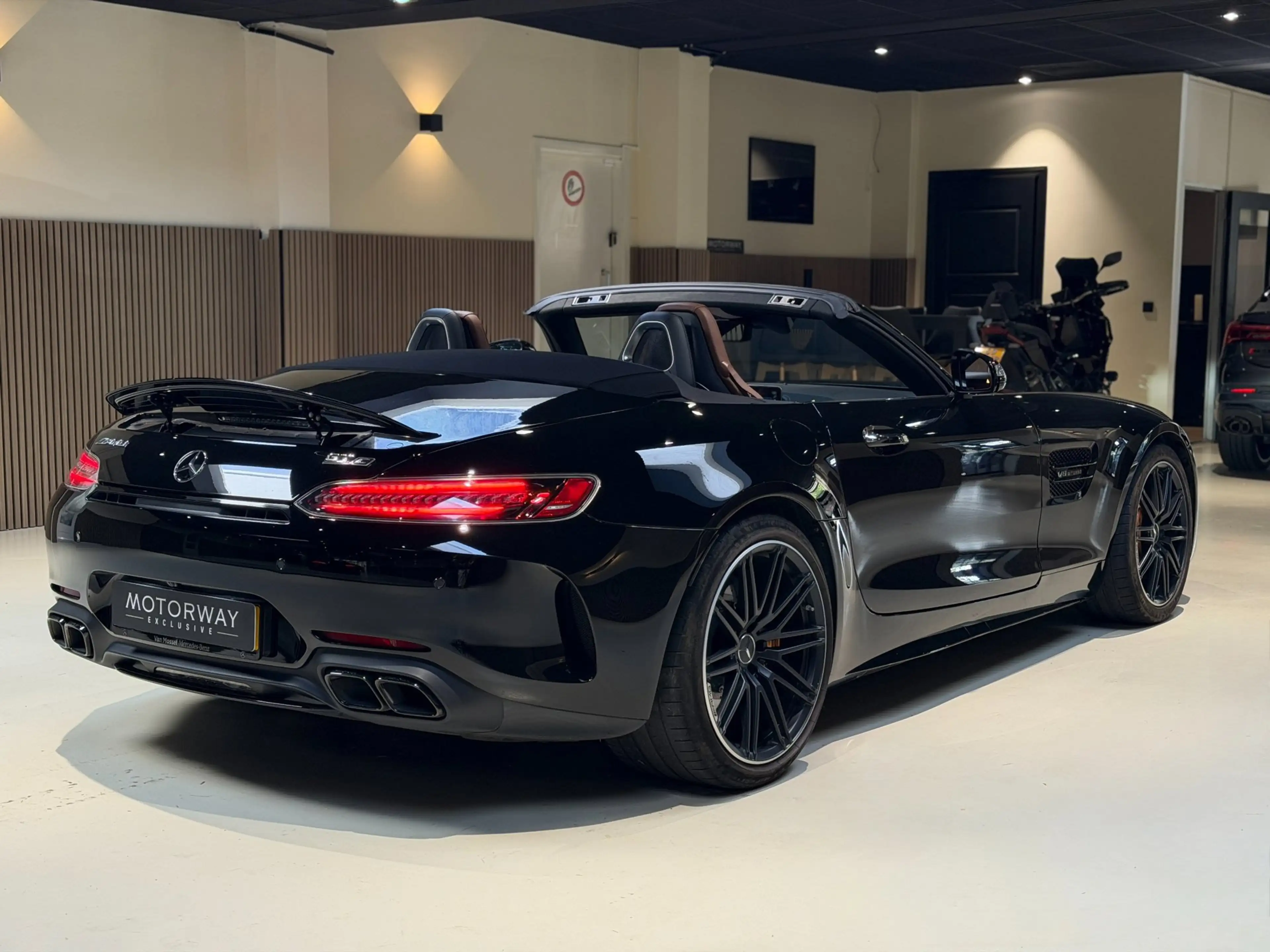 Mercedes-Benz AMG GT Roadster 4.0 C|Airscarf|Burmester|Memory|Keramisch — photo 16