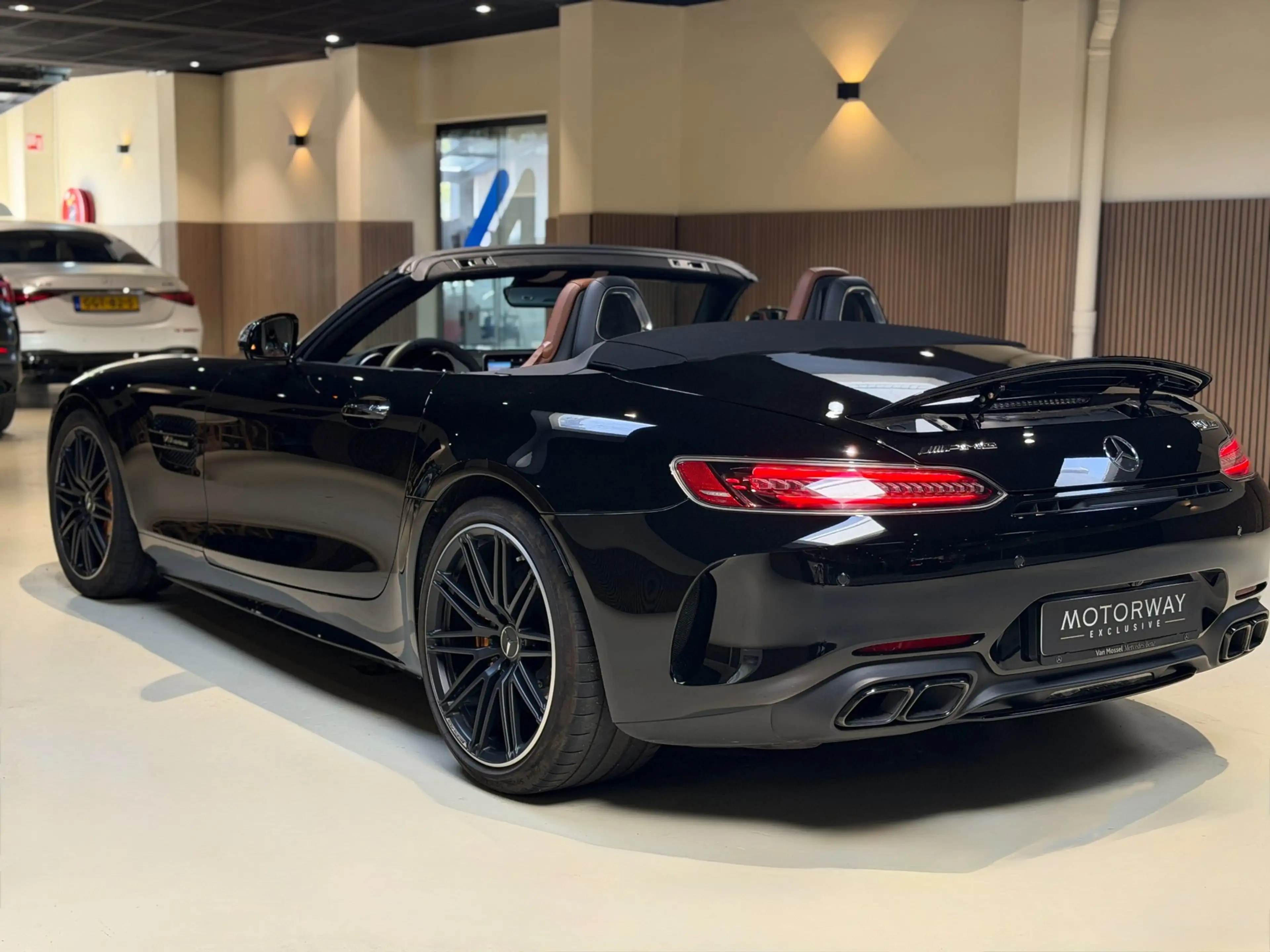 Mercedes-Benz AMG GT Roadster 4.0 C|Airscarf|Burmester|Memory|Keramisch — photo 14