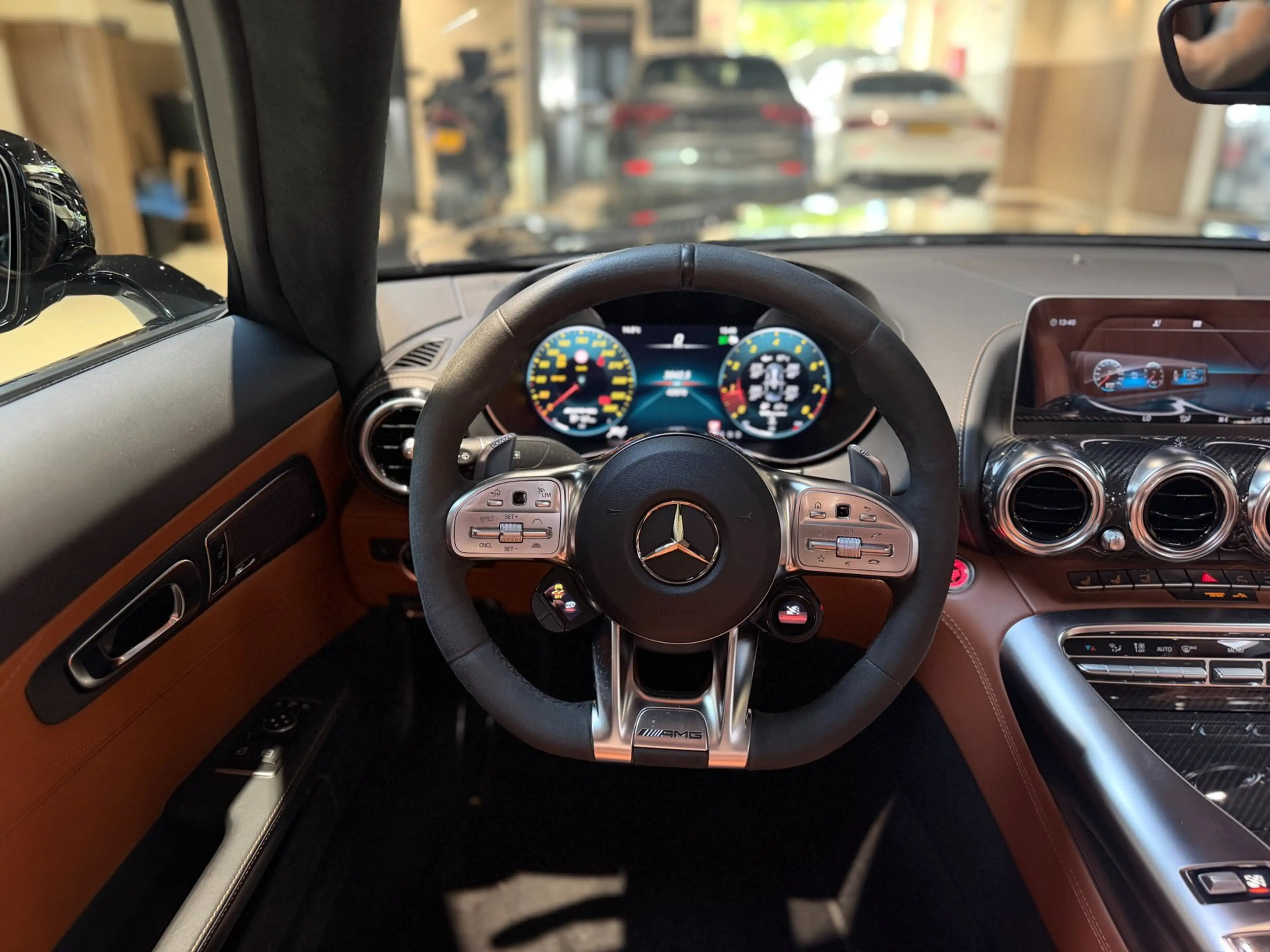 Mercedes-Benz AMG GT Roadster 4.0 C|Airscarf|Burmester|Memory|Keramisch — photo 50
