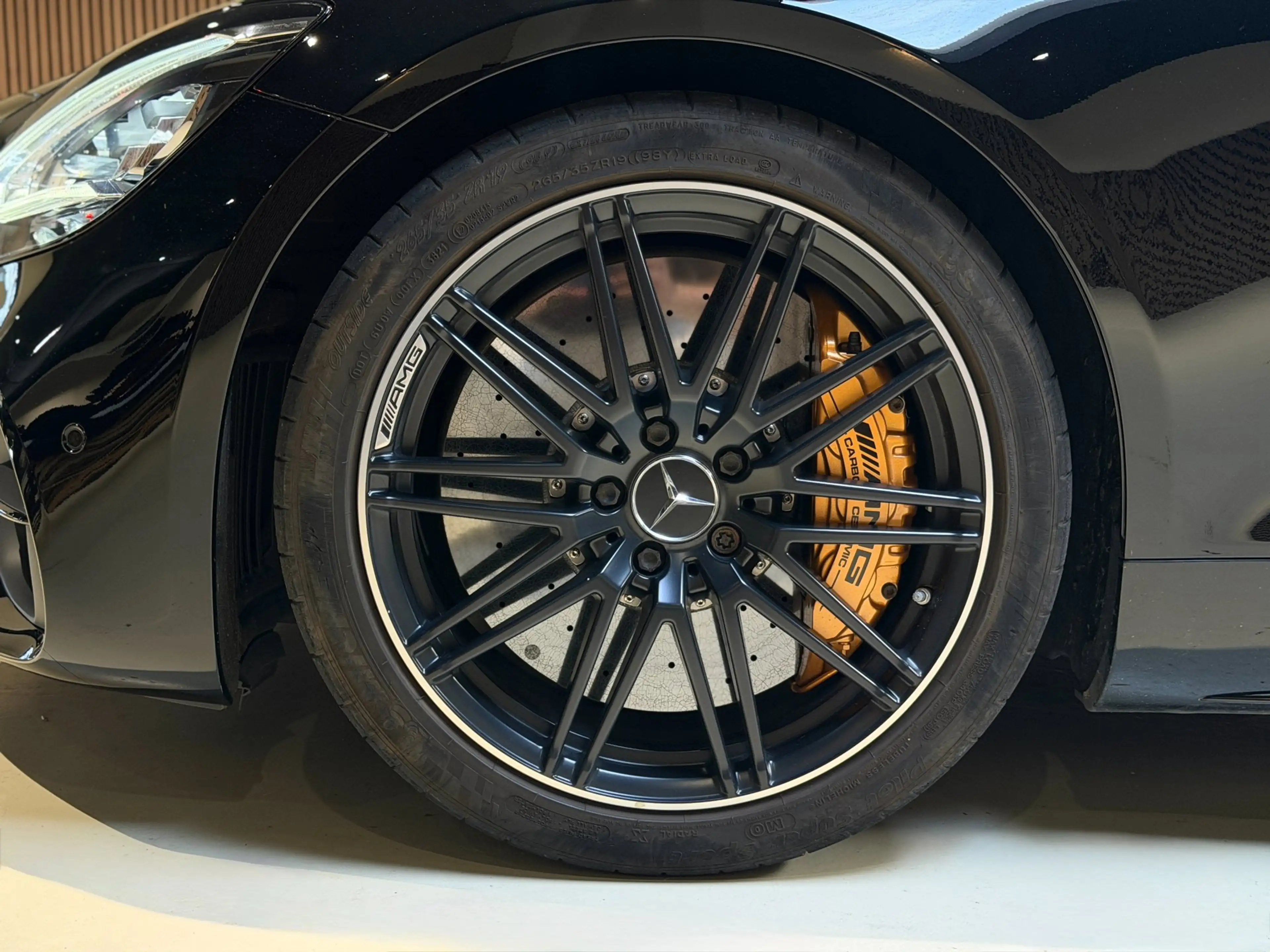 Mercedes-Benz AMG GT Roadster 4.0 C|Airscarf|Burmester|Memory|Keramisch — photo 20