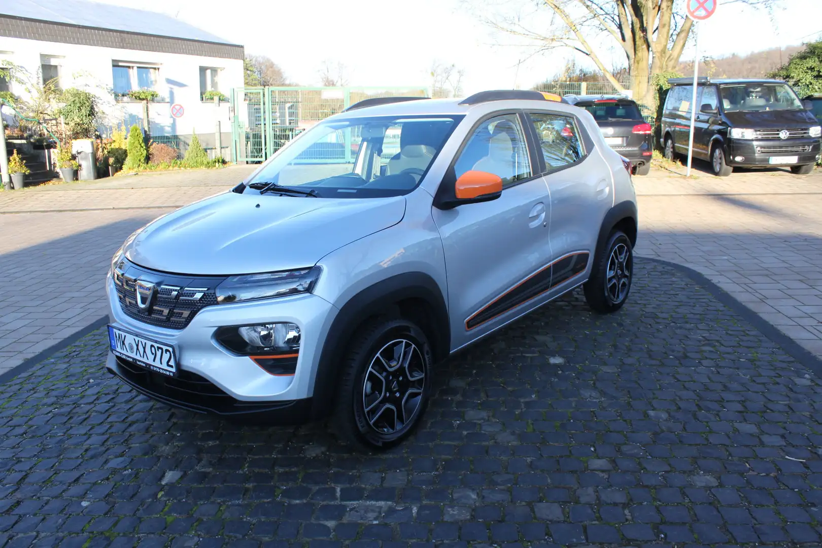 Dacia Spring Comfort Plus/Klima/Leder/Navi/ 5Tkm. Grau - 2