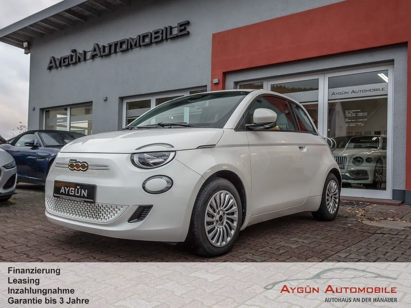 Fiat 500e *87kW*Multimedia*Apple-Carplay* 42KWH Weiß - 1