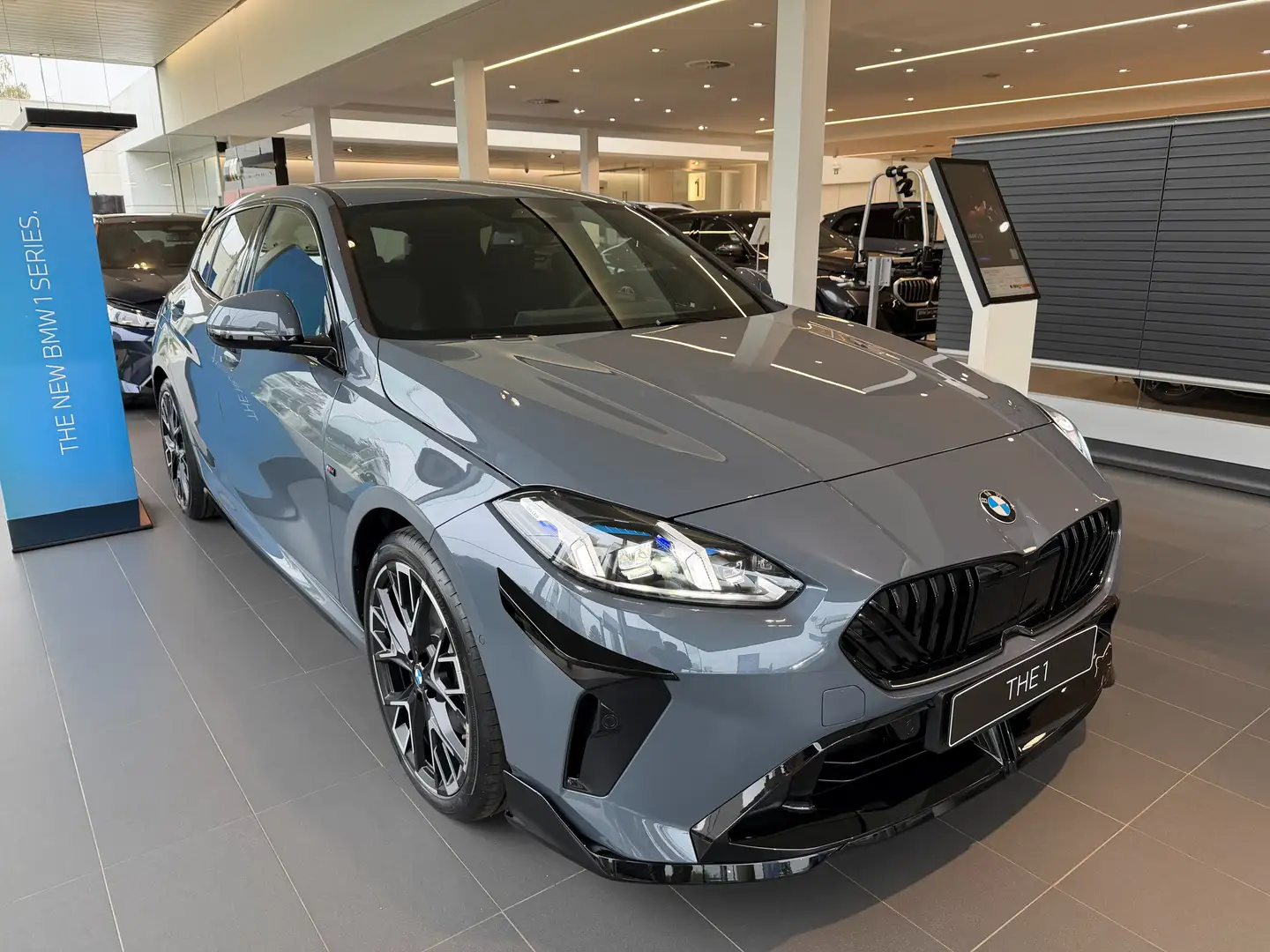BMW 116 116iA Gris - 1