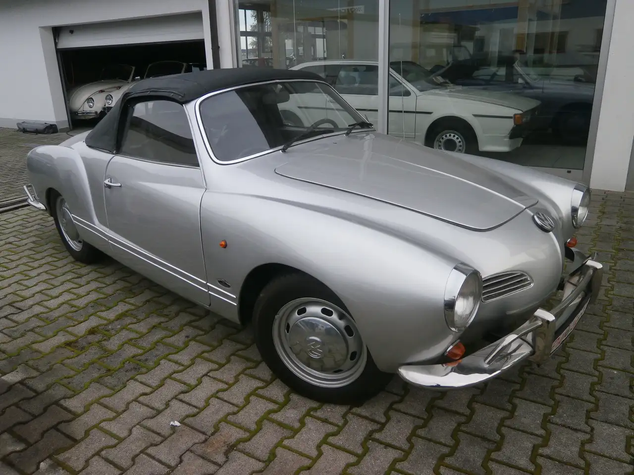 Volkswagen Karmann Ghia