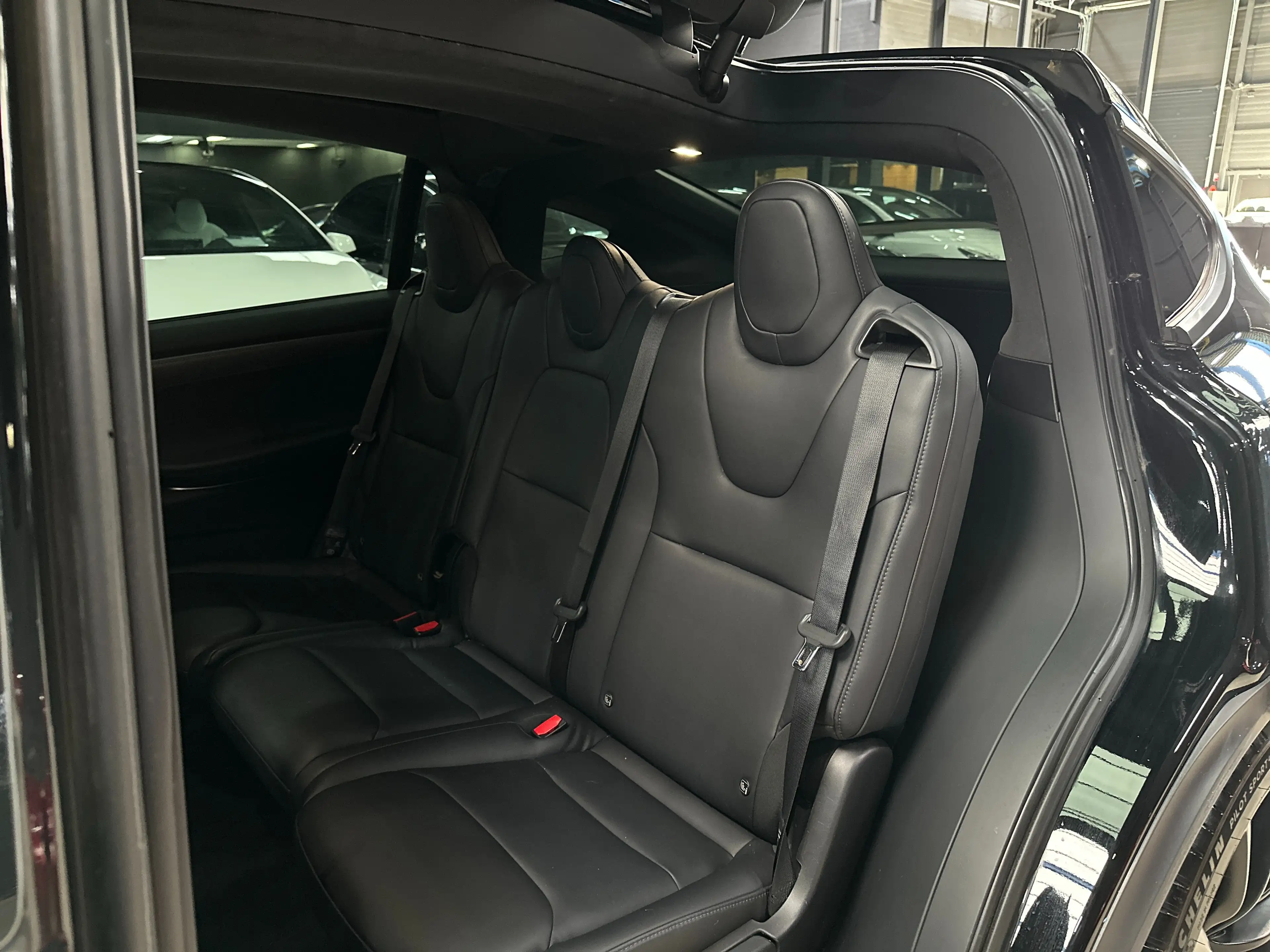 Tesla Model X PERFORMANCE  - 22" WHEELS - TOW HOOK - LOW KM — photo 14