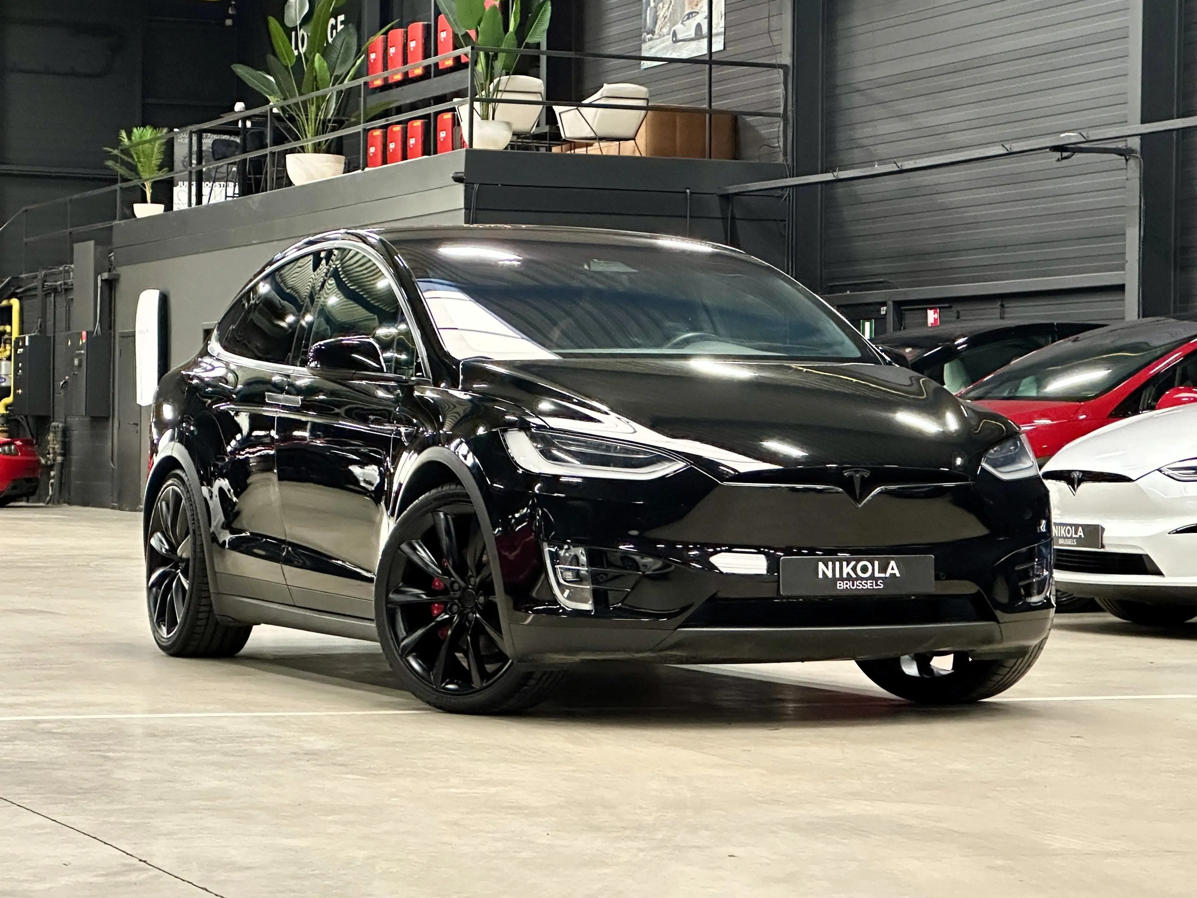 Tesla Model X PERFORMANCE  - 22" WHEELS - TOW HOOK - LOW KM