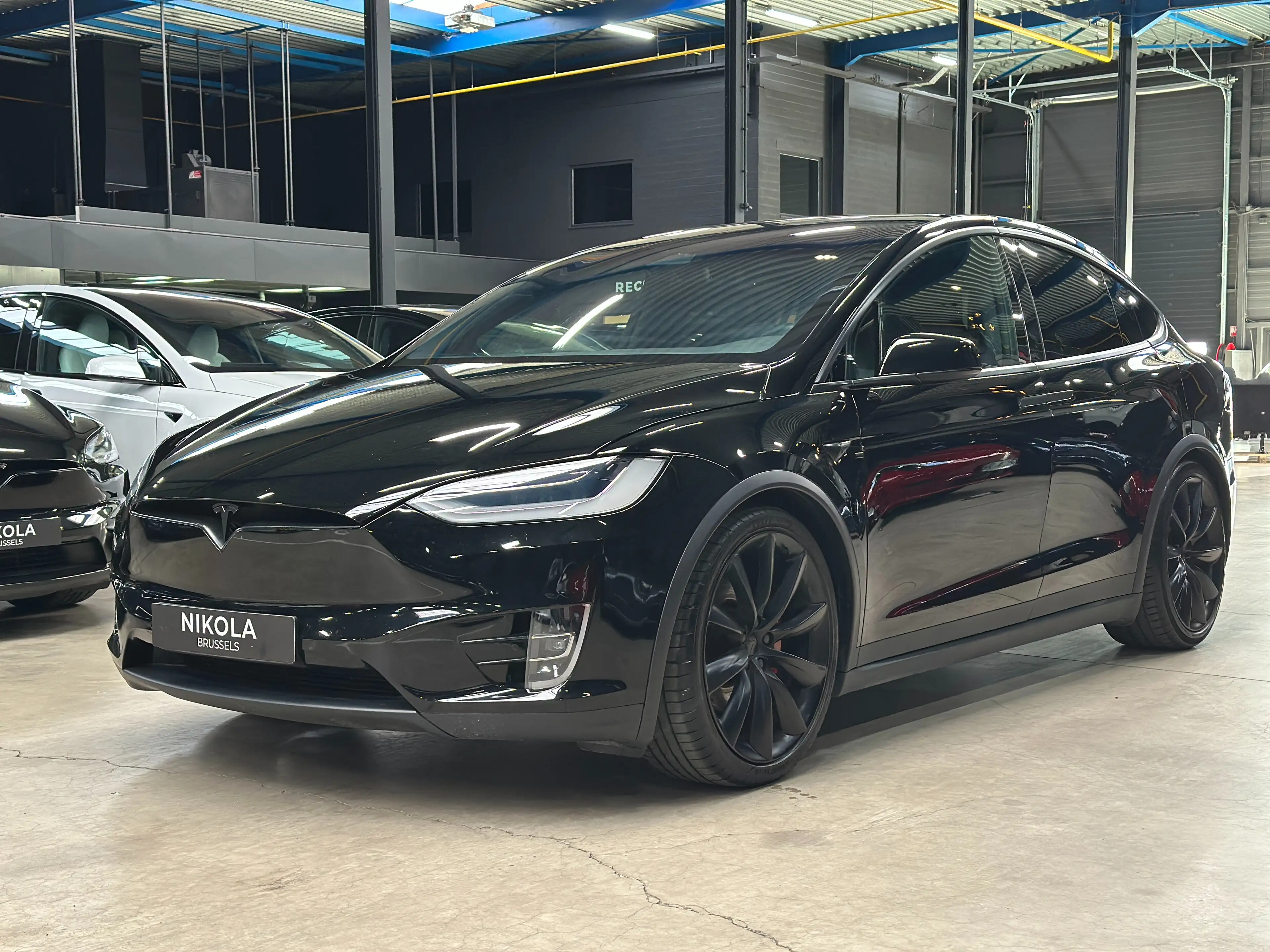 Tesla Model X PERFORMANCE  - 22" WHEELS - TOW HOOK - LOW KM — photo 4