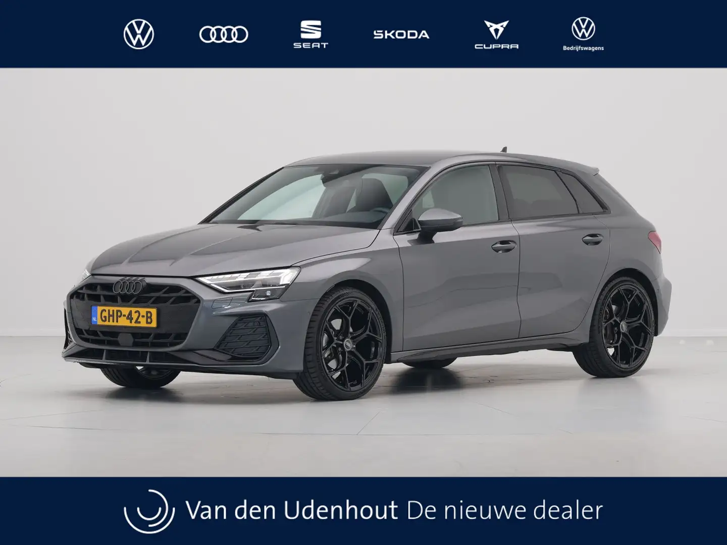 Audi A3 Sportback 35 TFSI 150 pk S edition Facelift model, Gris - 1