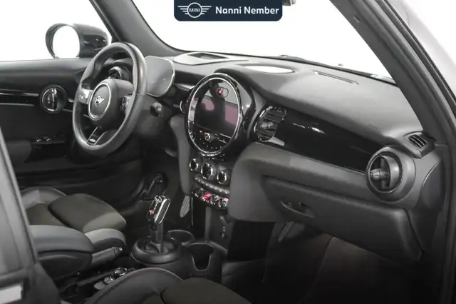 Mini Cooper view 8
