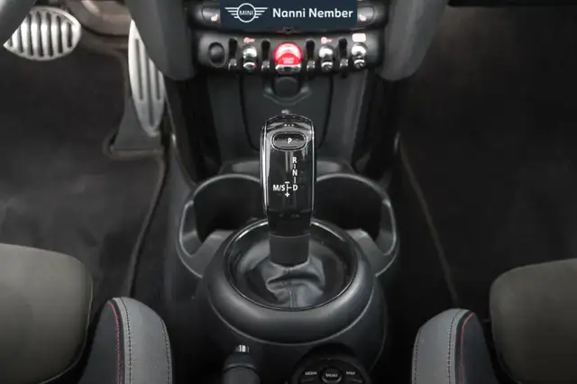 Mini Cooper view 13