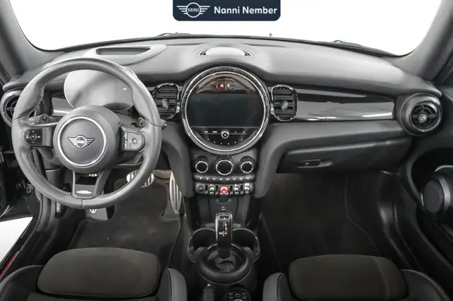 Mini Cooper view 11