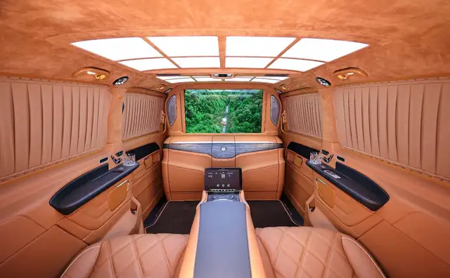 Mercedes-Benz V 300 main image