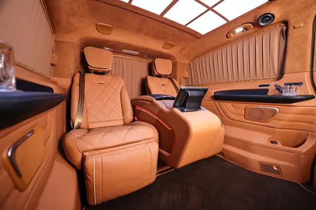 Mercedes-Benz V 300 view 5