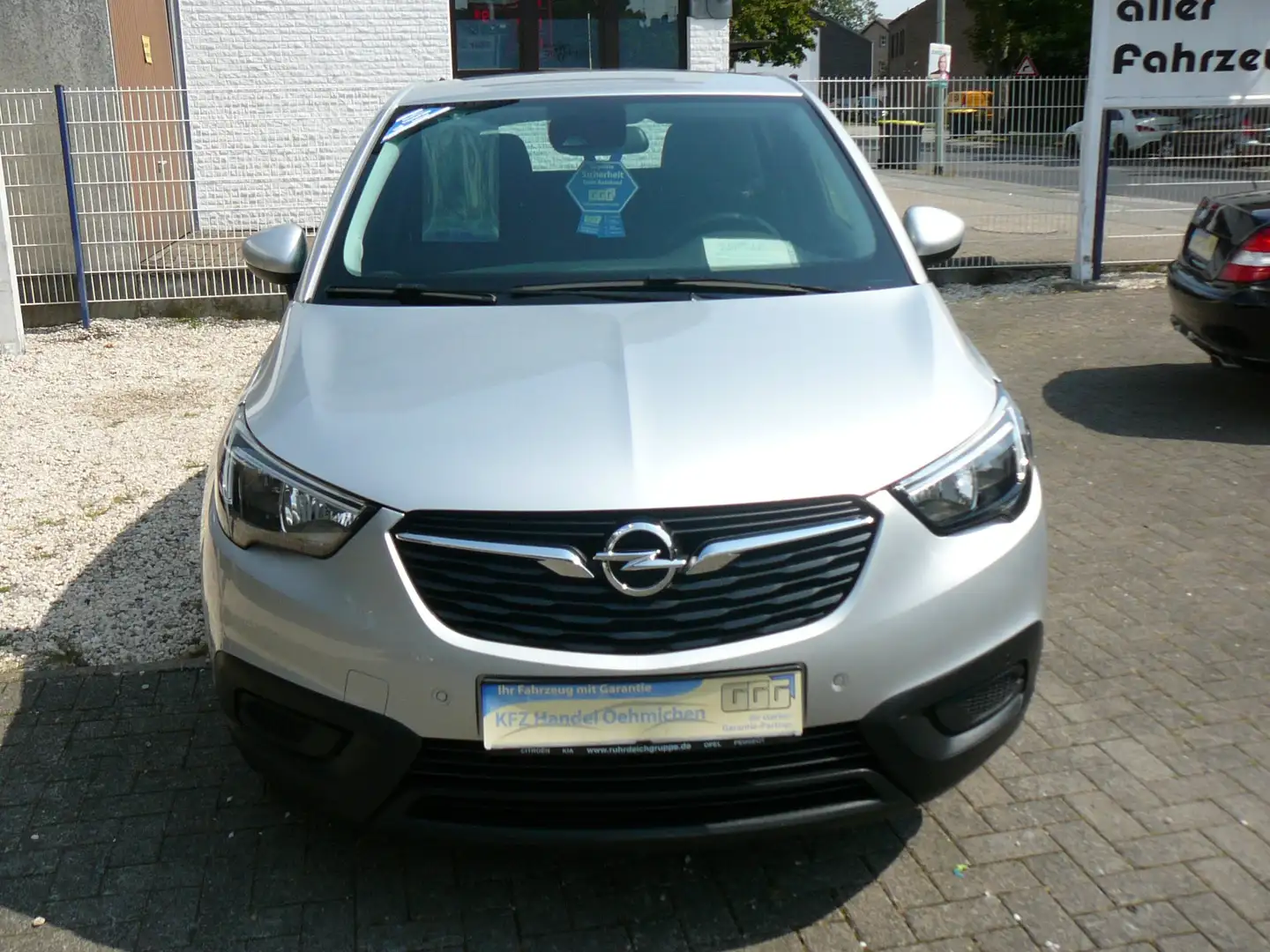 Opel Crossland X 1.Hand,Top Gepflegt,Scheckheft,Navigationsystem,! Grau - 2