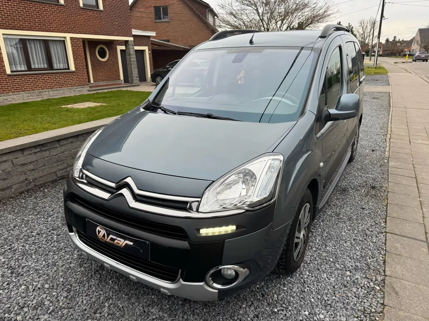 Citroen Berlingo Xtr 1.6 e-HDi XTR ETG 22.000 km /GARANTIE 1 AN Grijs - 1