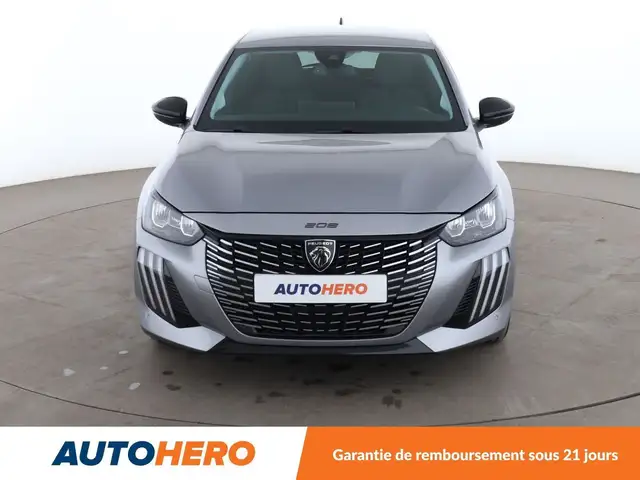 Peugeot 208 view 9