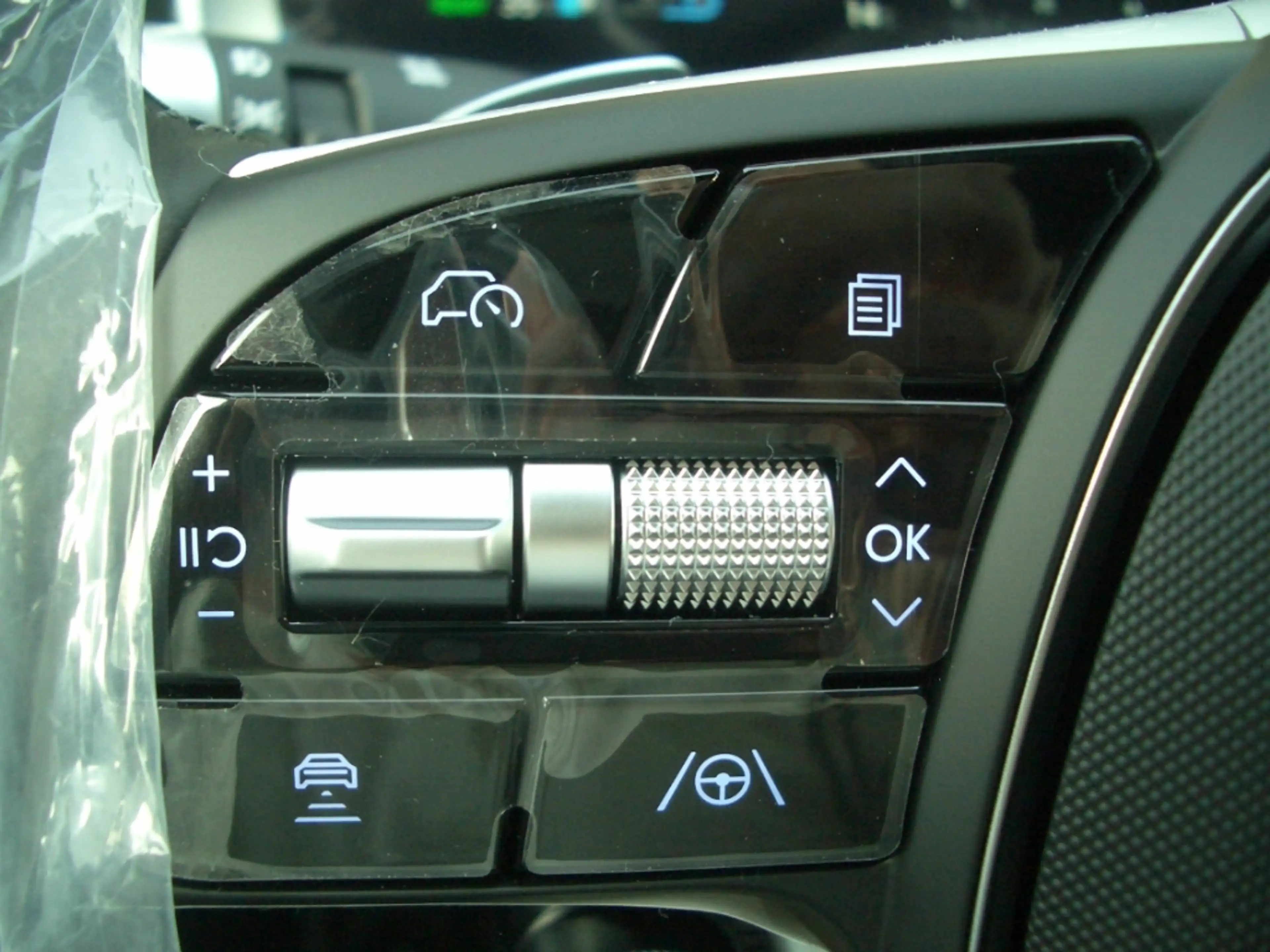 Hyundai IONIQ 6 77,4 kWh 4WD First Edition, Schiebedach — photo 15