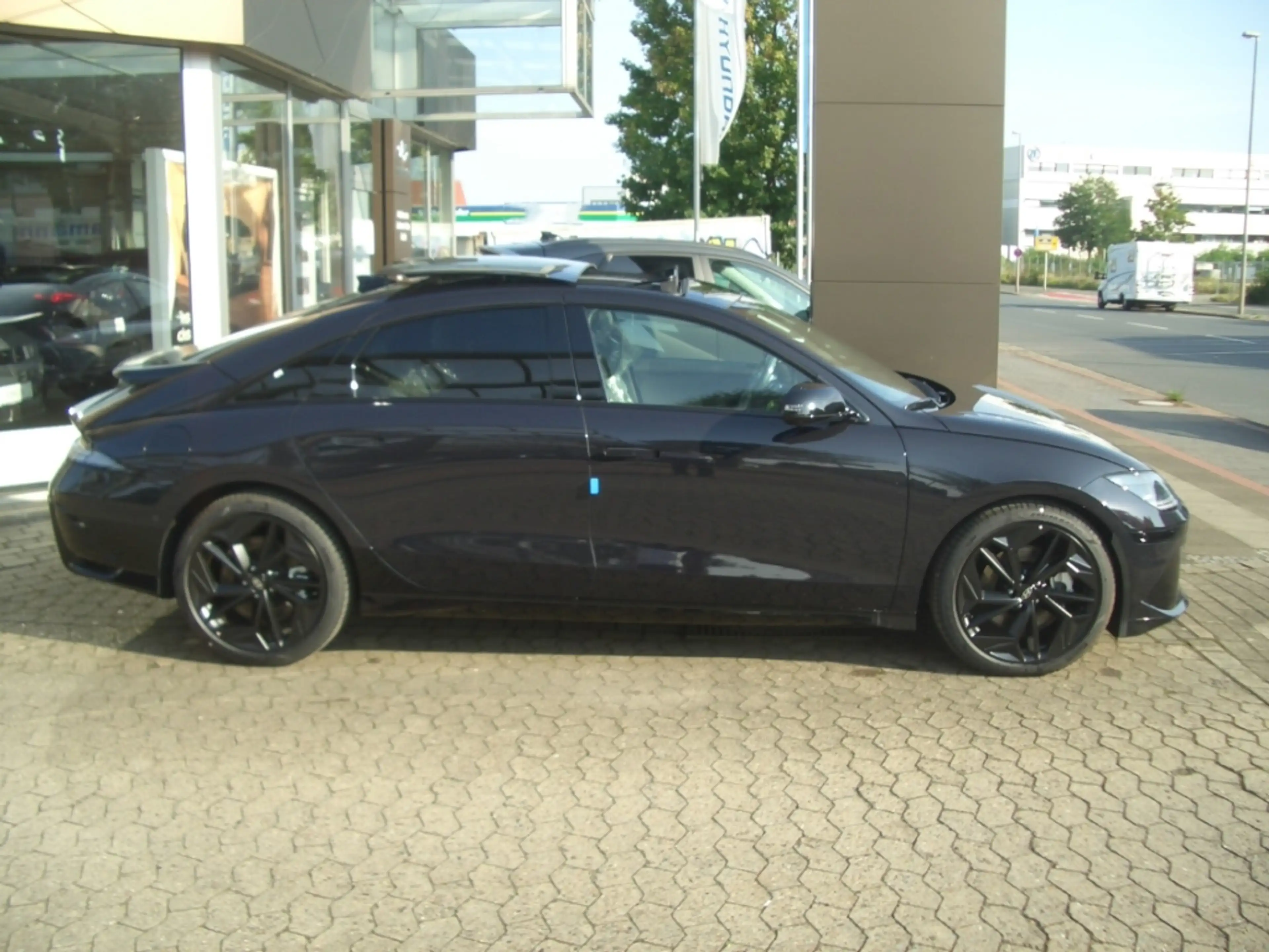 Hyundai IONIQ 6 77,4 kWh 4WD First Edition, Schiebedach — photo 3