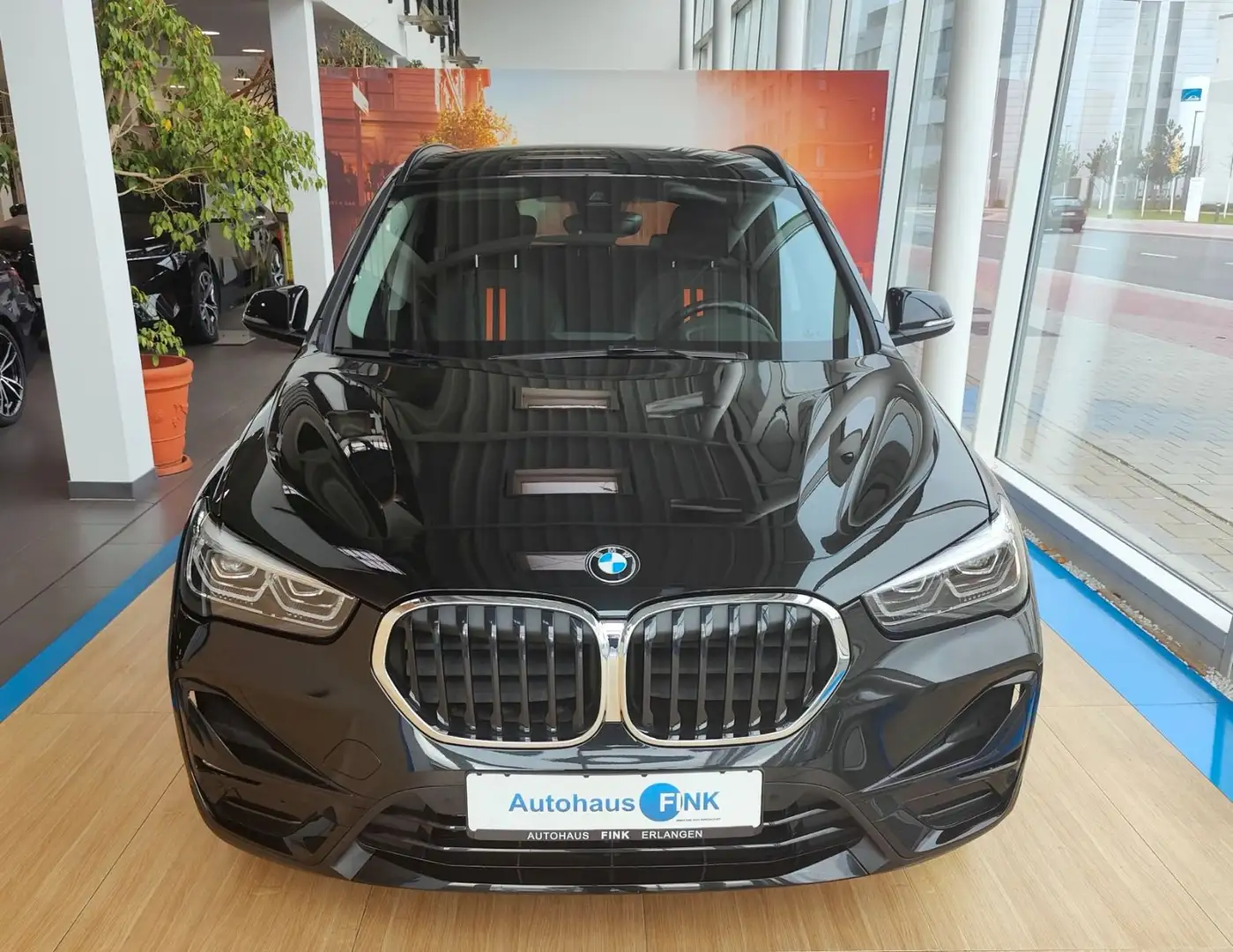 BMW X1 xDrive25e Sport Line Navi Kamera HIFI DAB LED Noir - 2