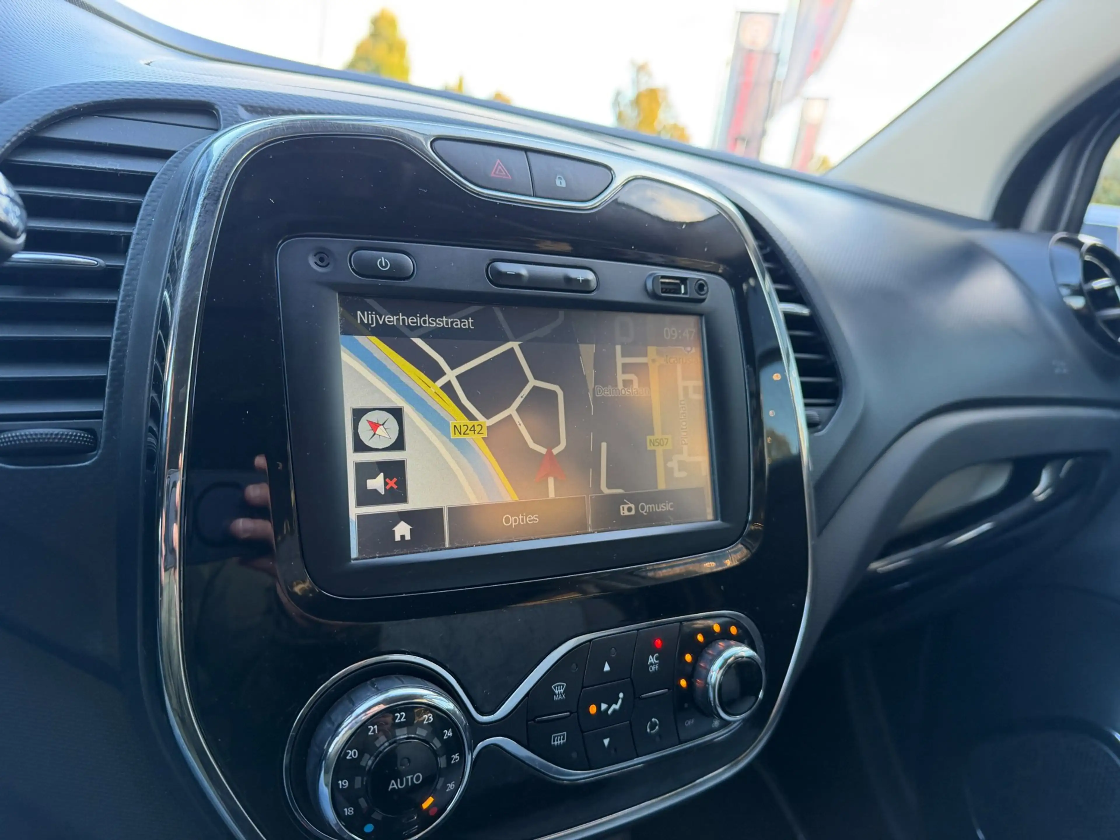 Renault Captur 1.2 TCe Dynamique AUT|Clima|NAVI|Keyless — photo 3