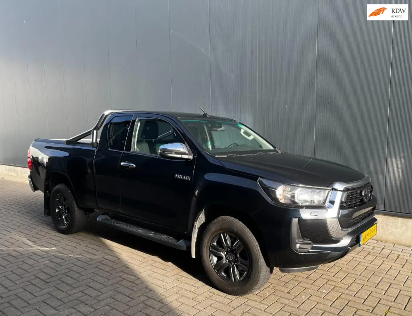 Toyota Hilux 2.4 D-4D Xtra Cab Professional AUTOMAAT Noir - 1