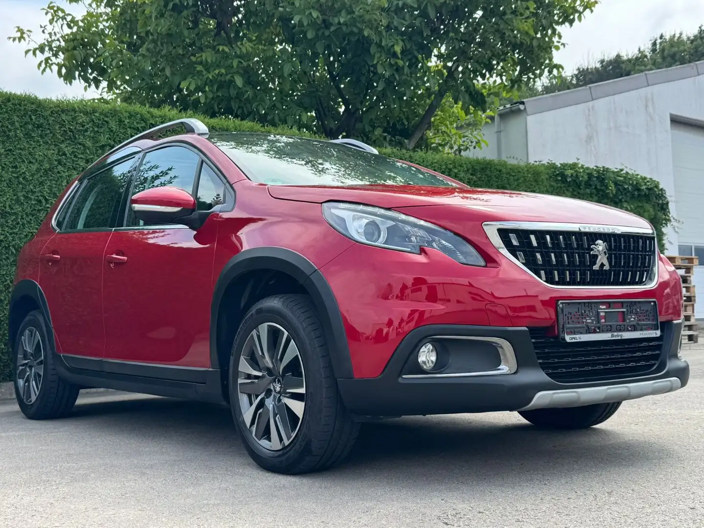 Peugeot 2008 PANO/NAVI/APPLE-CARP./ANDROID A/LEDER/SHZ/ Rot - 1