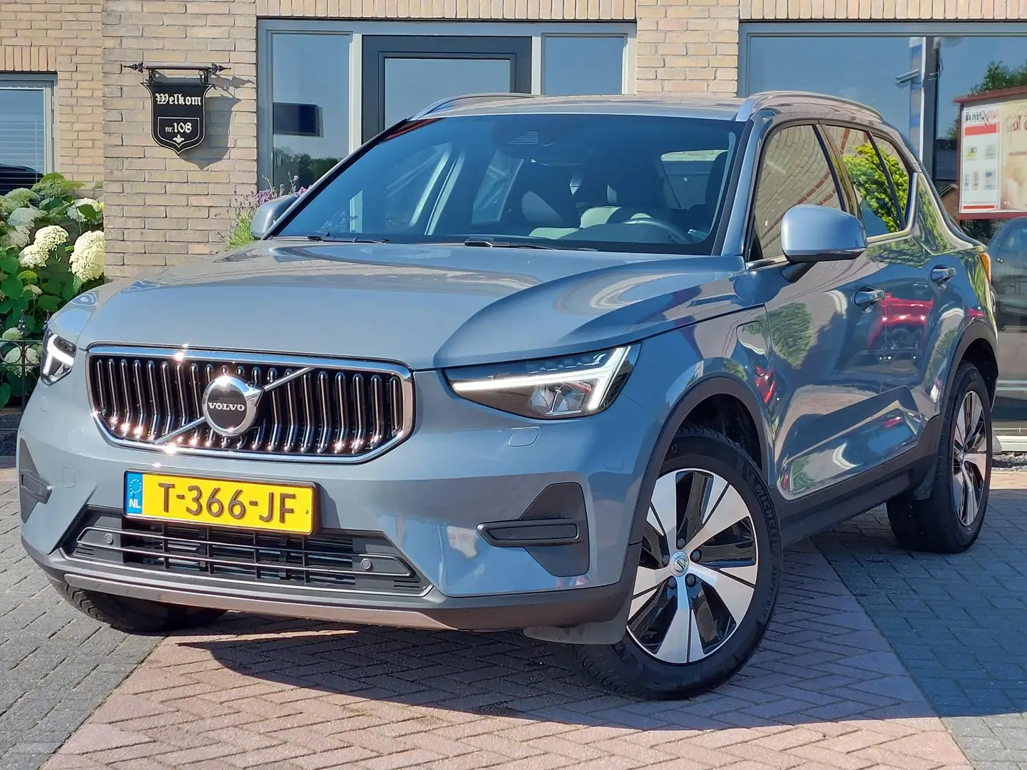 Volvo XC40 1.5 T4 Plug-in hybrid Core Bright | WinterPack | C Grijs - 1
