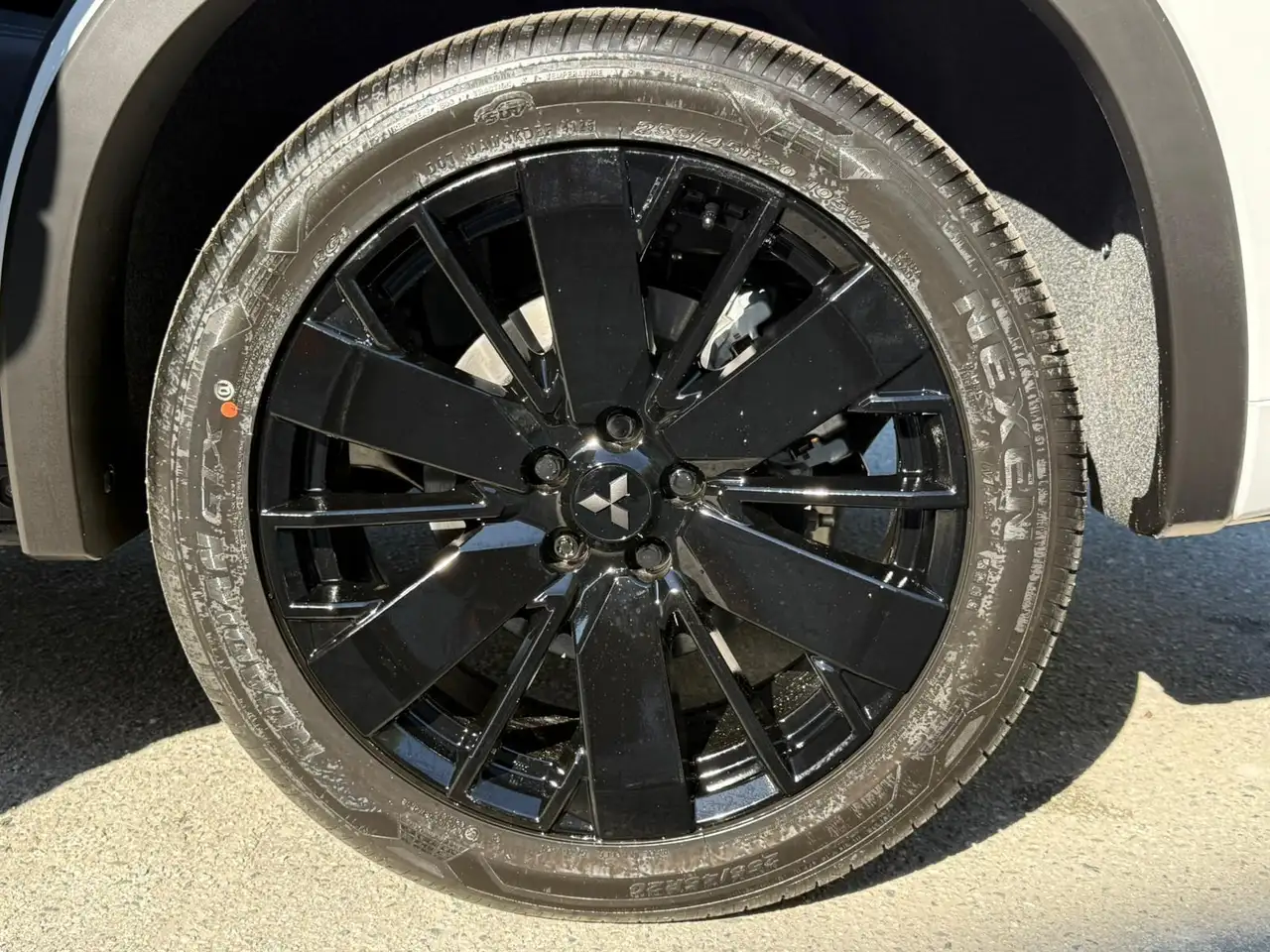 Mitsubishi Outlander снимка Mitsubishi Outlander
