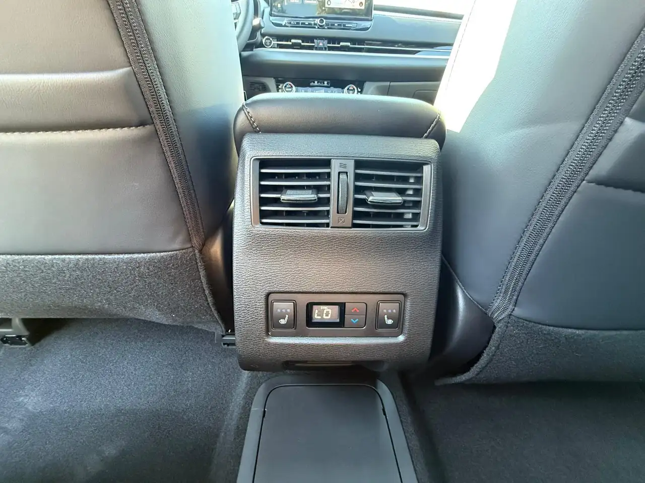 Mitsubishi Outlander снимка Mitsubishi Outlander